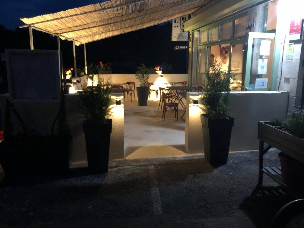 Logis Hotel Le Relais Des Remparts Allanche Bagian luar foto